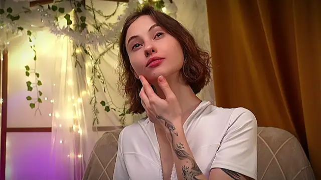 Snapshot of Devilina_V chatting on January 25, 5:40 pm Devilina V online show from January 25, 5:40 pm