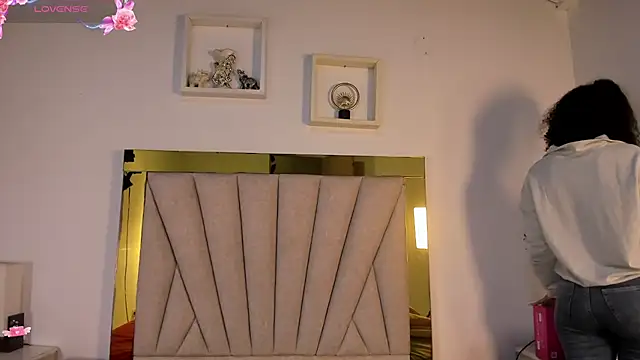 vahiolet fuentes online show from March 7, 3:03 am