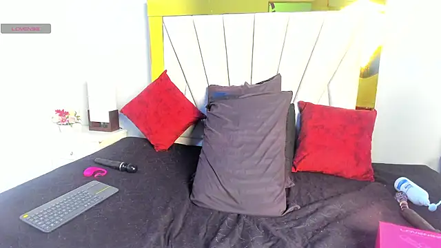 Snapshot of vahiolet_fuentes chatting on July 22, 3:09 am vahiolet fuentes online show from July 22, 3:09 am