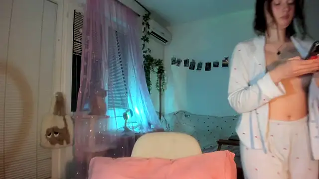 Jenny darling love online show from April 20, 6:31 pm