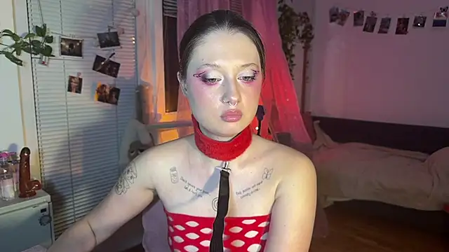 Snapshot of Jenny_darling_love chatting on May 6, 6:13 pm Jenny darling love online show from May 6, 6:13 pm