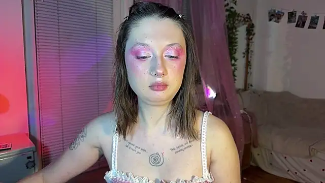 Snapshot of Jenny_darling_love chatting on May 28, 7:11 pm Jenny darling love online show from May 28, 7:11 pm
