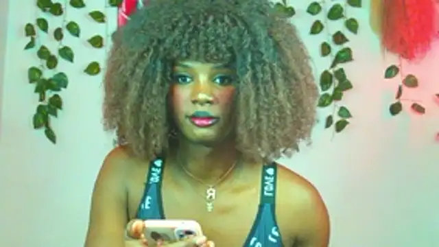 Snapshot of stefanny_hot03 chatting on May 20, 11:33 pm stefanny hot03 online show from May 20, 11:33 pm