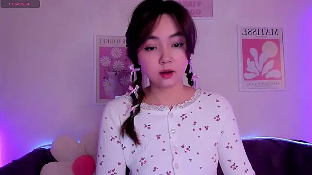 Snapshot of Fluffy_Rose chatting on January 21, 2:00 am Fluffy Rose online show from January 21, 2:00 am