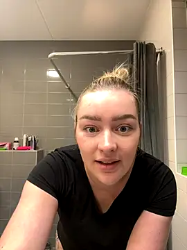 xX HotCouple Xx online show from September 22, 6:54 pm