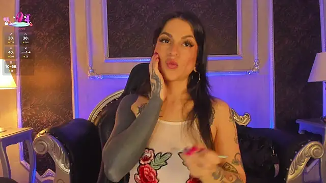 Snapshot of MeganDraco_ chatting on June 29, 1:11 pm MeganDraco online show from June 29, 1:11 pm