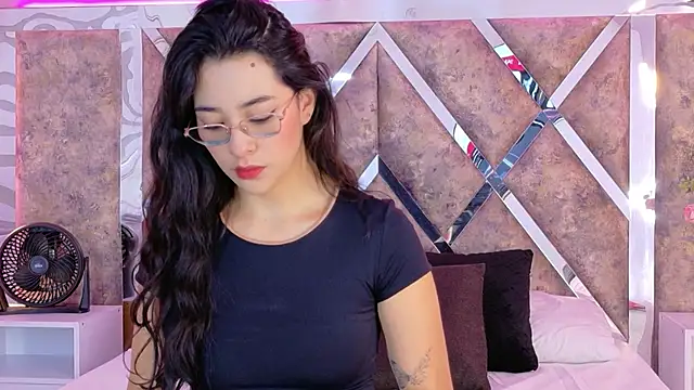 Snapshot of Susa1userma_ chatting on May 29, 11:30 am Susa1userma online show from May 29, 11:30 am