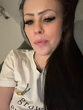 Highschoolpussy online show from January 17, 7:49 pm