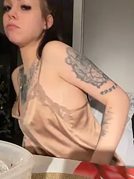 Highschoolpussy online show from January 19, 2:36 am
