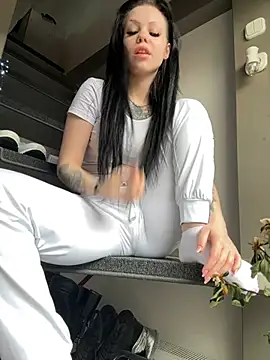 Highschoolpussy online show from March 14, 9:14 am