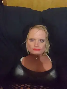 Snapshot of cumlovinsissy chatting on July 19, 8:56 pm cumlovinsissy online show from July 19, 8:56 pm