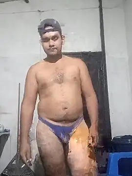 Snapshot of travieso2893 chatting on May 7, 2:50 am travieso2893 online show from May 7, 2:50 am