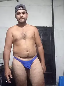 Snapshot of travieso2893 chatting on May 11, 2:17 am travieso2893 online show from May 11, 2:17 am