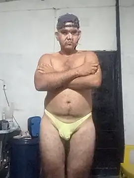 Snapshot of travieso2893 chatting on May 14, 2:40 am travieso2893 online show from May 14, 2:40 am
