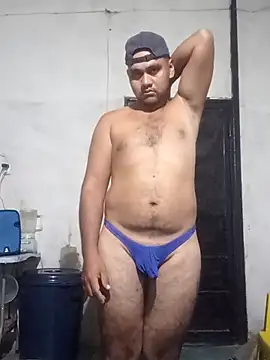 Snapshot of travieso2893 chatting on May 18, 2:07 am travieso2893 online show from May 18, 2:07 am