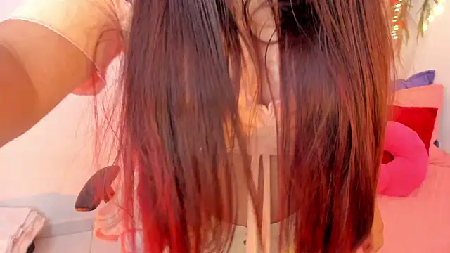 Snapshot of Sweet_Chloe06 chatting on December 18, 5:42 pm Sweet Chloe06 online show from December 18, 5:42 pm