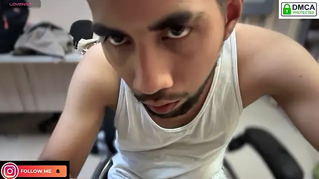 EnriquePersian197 online show from April 4, 6:00 am