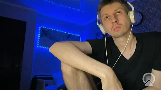 Aki-Laky online show from December 15, 7:29 pm