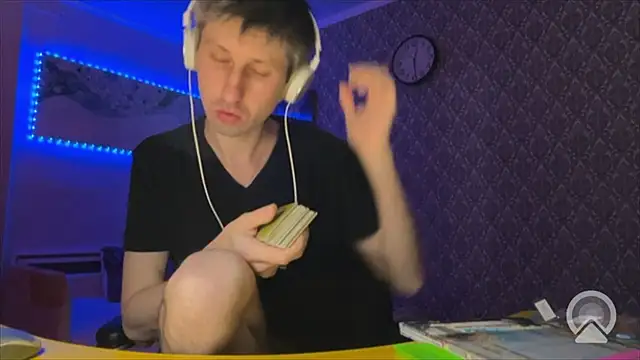 Aki-Laky online show from January 11, 7:30 pm