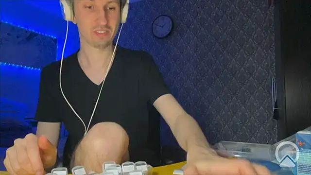 Aki-Laky online show from February 24, 8:51 pm