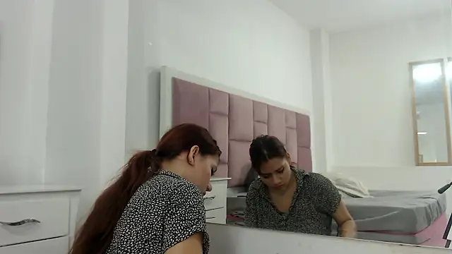 Snapshot of crystalhoneyy1 chatting on December 2, 11:34 am crystalhoneyy1 online show from December 2, 11:34 am