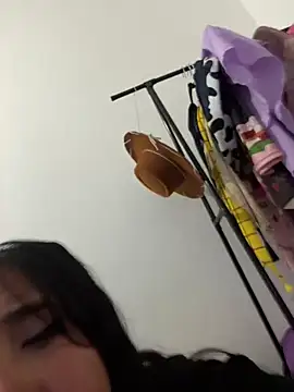 Snapshot of melyescobar chatting on December 30, 1:47 pm melyescobar online show from December 30, 1:47 pm
