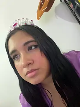 Snapshot of melyescobar chatting on January 4, 12:05 pm melyescobar online show from January 4, 12:05 pm