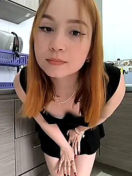 Snapshot of ELIZABETT_ chatting on December 29, 5:12 pm ELIZABETT online show from December 29, 5:12 pm