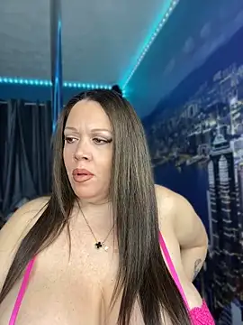 Snapshot of curvyfunlover chatting on May 5, 9:39 am curvyfunlover online show from May 5, 9:39 am