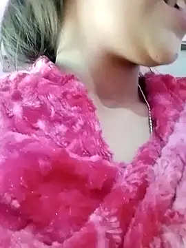 Snapshot of Bulbul_02 chatting on February 13, 5:37 am Bulbul 02 online show from February 13, 5:37 am