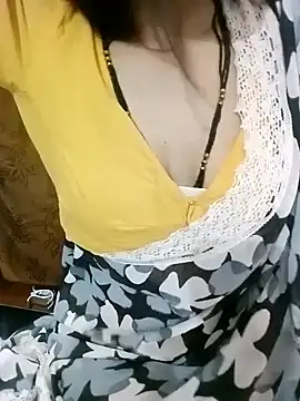 Snapshot of Bulbul_02 chatting on September 18, 5:09 am Bulbul 02 online show from September 18, 5:09 am