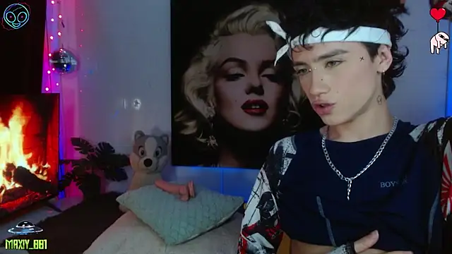 Snapshot of maxiy_001 chatting on April 22, 7:37 pm maxiy 001 online show from April 22, 7:37 pm