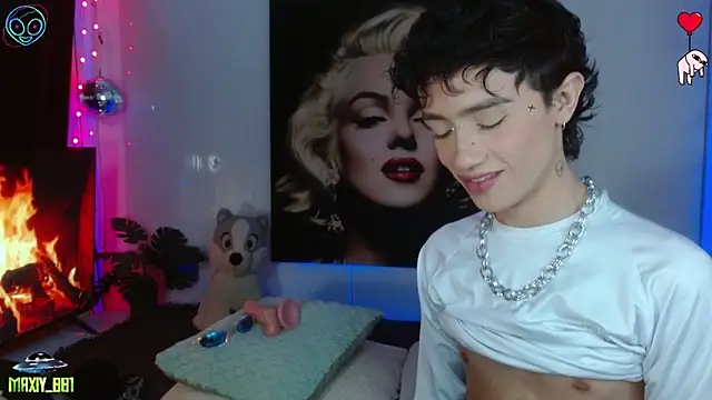 Snapshot of maxiy_001 chatting on April 26, 2:42 am maxiy 001 online show from April 26, 2:42 am