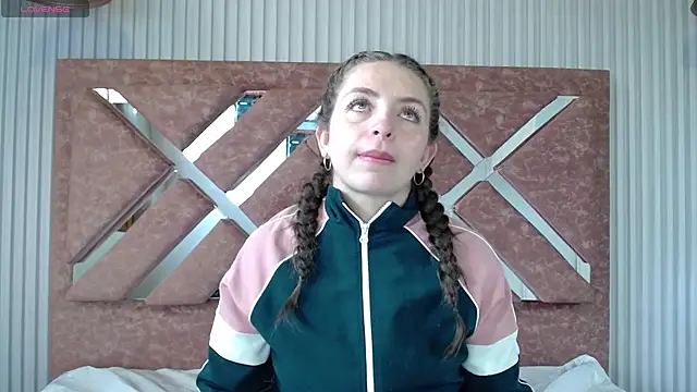  isaabellaa online show from April 7, 12:27 pm