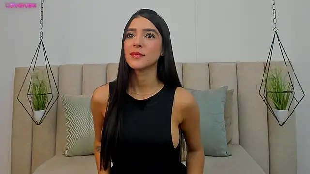 Snapshot of Olivia_Collins1 chatting on December 18, 4:09 am Olivia Collins1 online show from December 18, 4:09 am