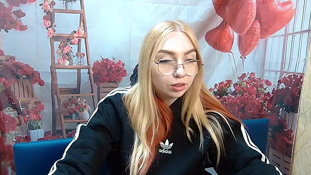 BeatriceFly online show from May 2, 1:49 pm