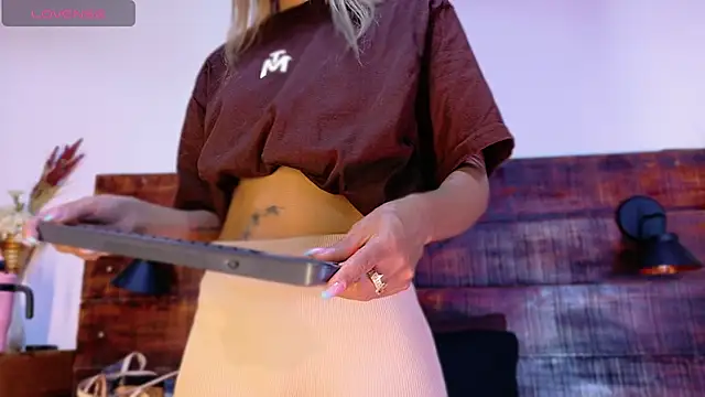 Celeste sanz online show from February 28, 10:05 am