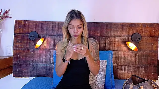 Snapshot of Celeste_sanz chatting on July 4, 11:05 am Celeste sanz online show from July 4, 11:05 am