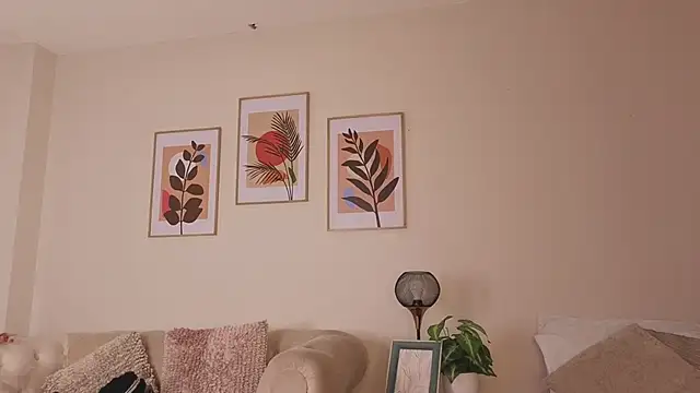 DahianaWalcott online show from March 18, 9:07 pm