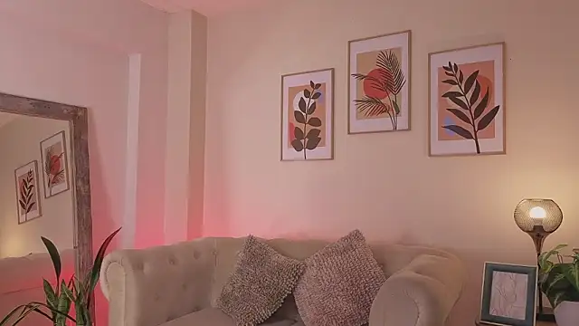 DahianaWalcott online show from March 19, 6:56 pm