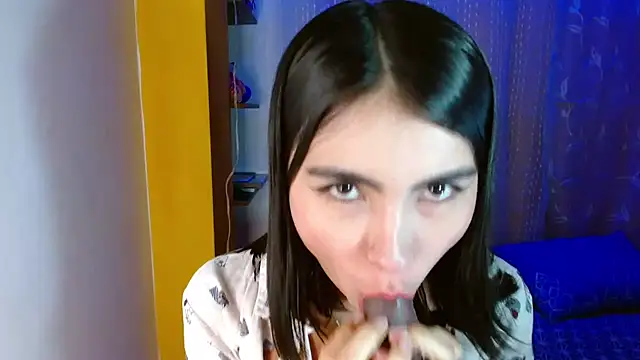 victoria-henaoo online show from December 15, 8:08 am