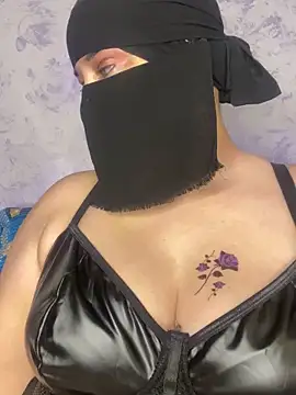 Snapshot of Cat_Sharisa chatting on June 9, 9:54 am Cat Sharisa online show from June 9, 9:54 am