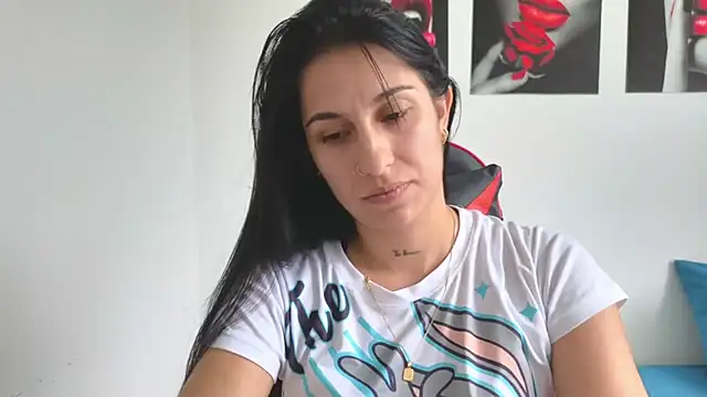 tammyandrade  online show from July 23, 7:56 pm