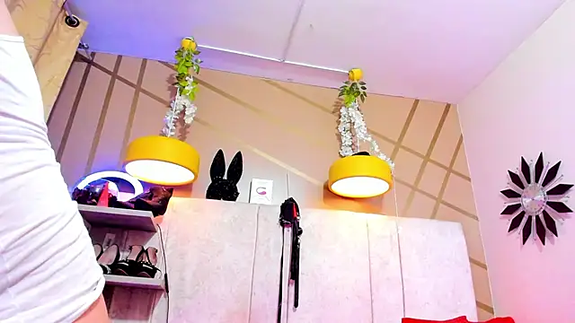 girl amada online show from March 2, 9:31 am