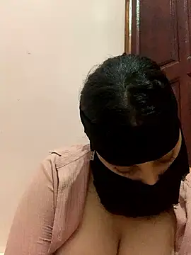 Snapshot of Miss-Soka chatting on December 9, 12:34 am Miss-Soka online show from December 9, 12:34 am