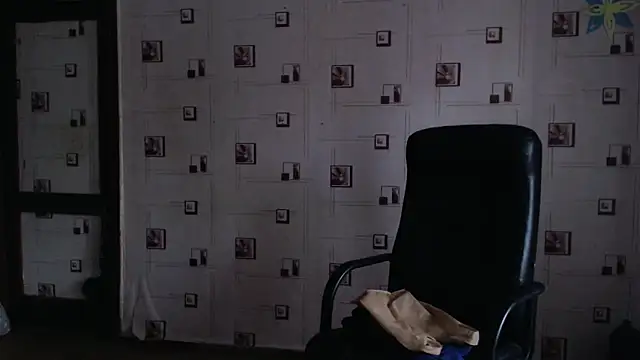 Snapshot of TasyaBigTTs chatting on December 19, 12:12 pm TasyaBigTTs online show from December 19, 12:12 pm