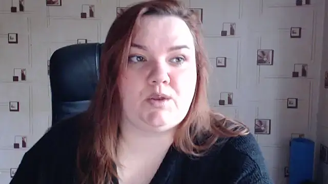 Snapshot of TasyaBigTTs chatting on April 19, 8:13 am TasyaBigTTs online show from April 19, 8:13 am
