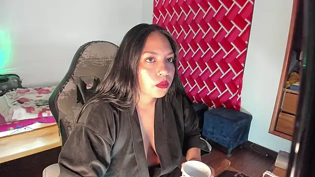 Snapshot of emiily15__ chatting on May 27, 6:16 pm emiily15 online show from May 27, 6:16 pm