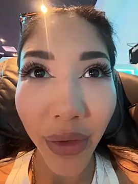 Snapshot of lean_lie8 chatting on February 24, 2:31 am lean lie8 online show from February 24, 2:31 am