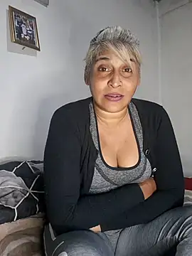 Snapshot of Goodgirlsue_77 chatting on July 2, 10:27 pm Goodgirlsue 77 online show from July 2, 10:27 pm
